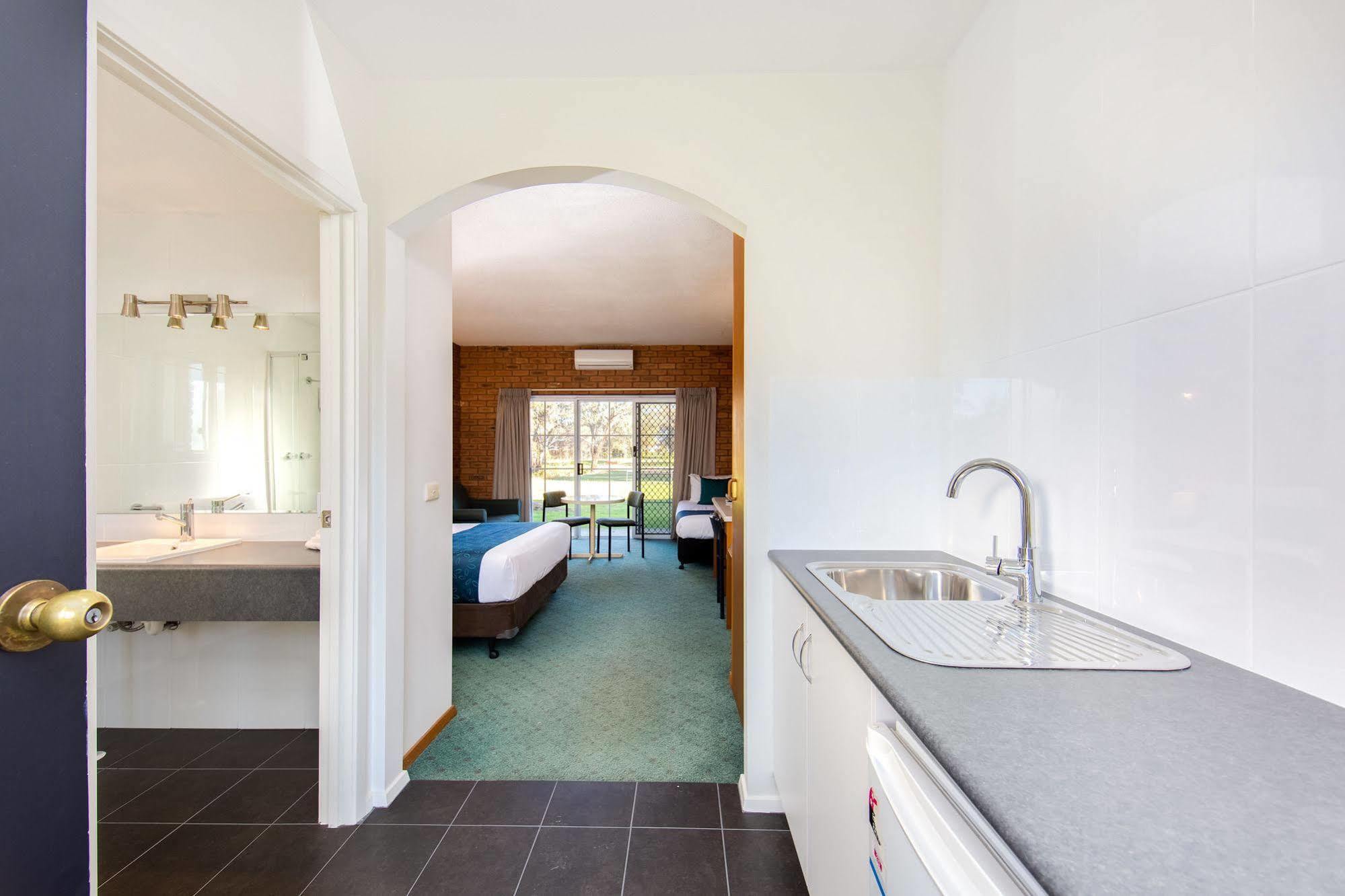 Thurgoona Country Club Resort Exteriör bild